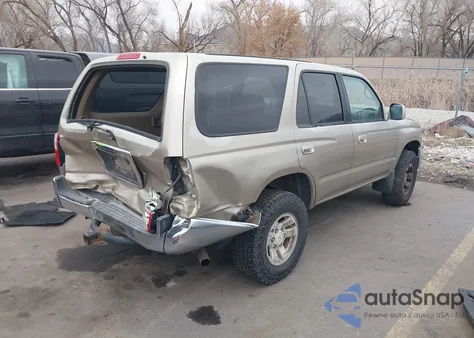 2002 Toyota 4Runner Sr5 V6 z USA, uszkodzony, nr VIN JT3GN86R820255104
